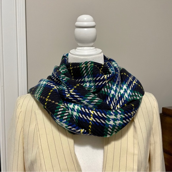 NWT Burberry Merino Wool Check Scarf - Picture 10 of 10